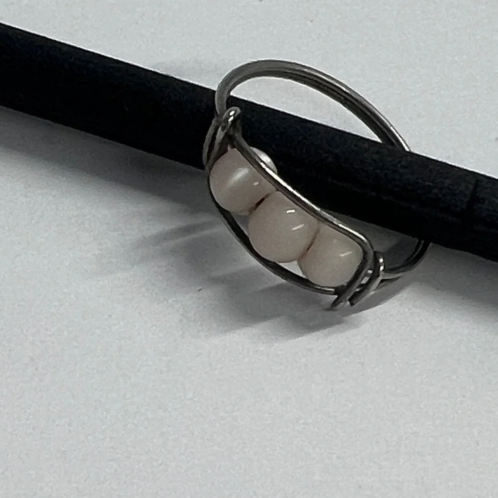 Silvertone Metal Pearlescent Beads Size 5 Ring